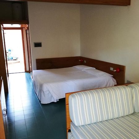 Hotel Kyrie Isole Tremiti San Domino Exterior foto